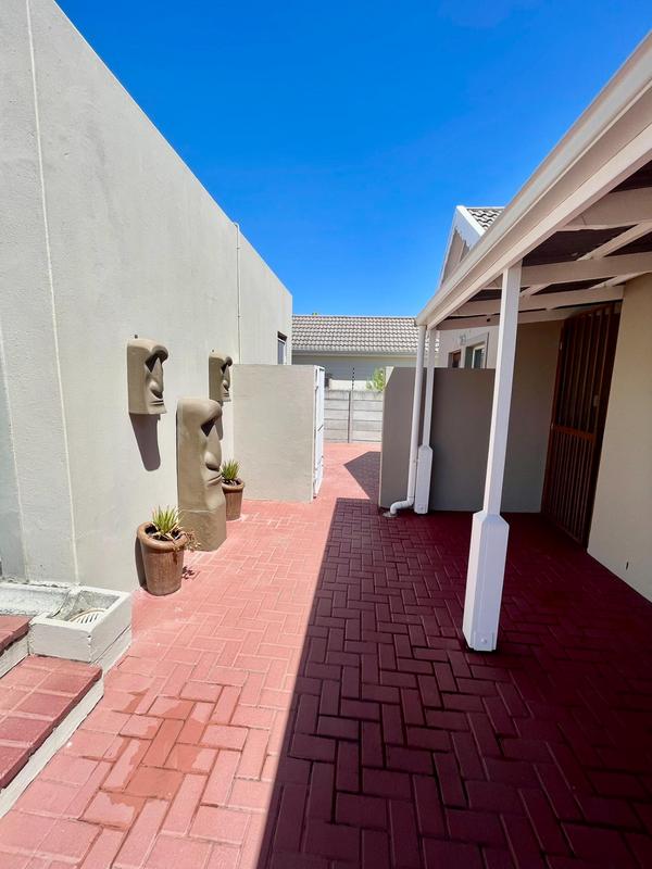 To Let 3 Bedroom Property for Rent in Sonstraal Heights Western Cape